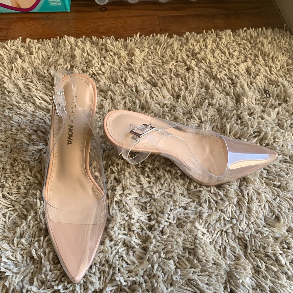 Heels - Picture 3 of 4